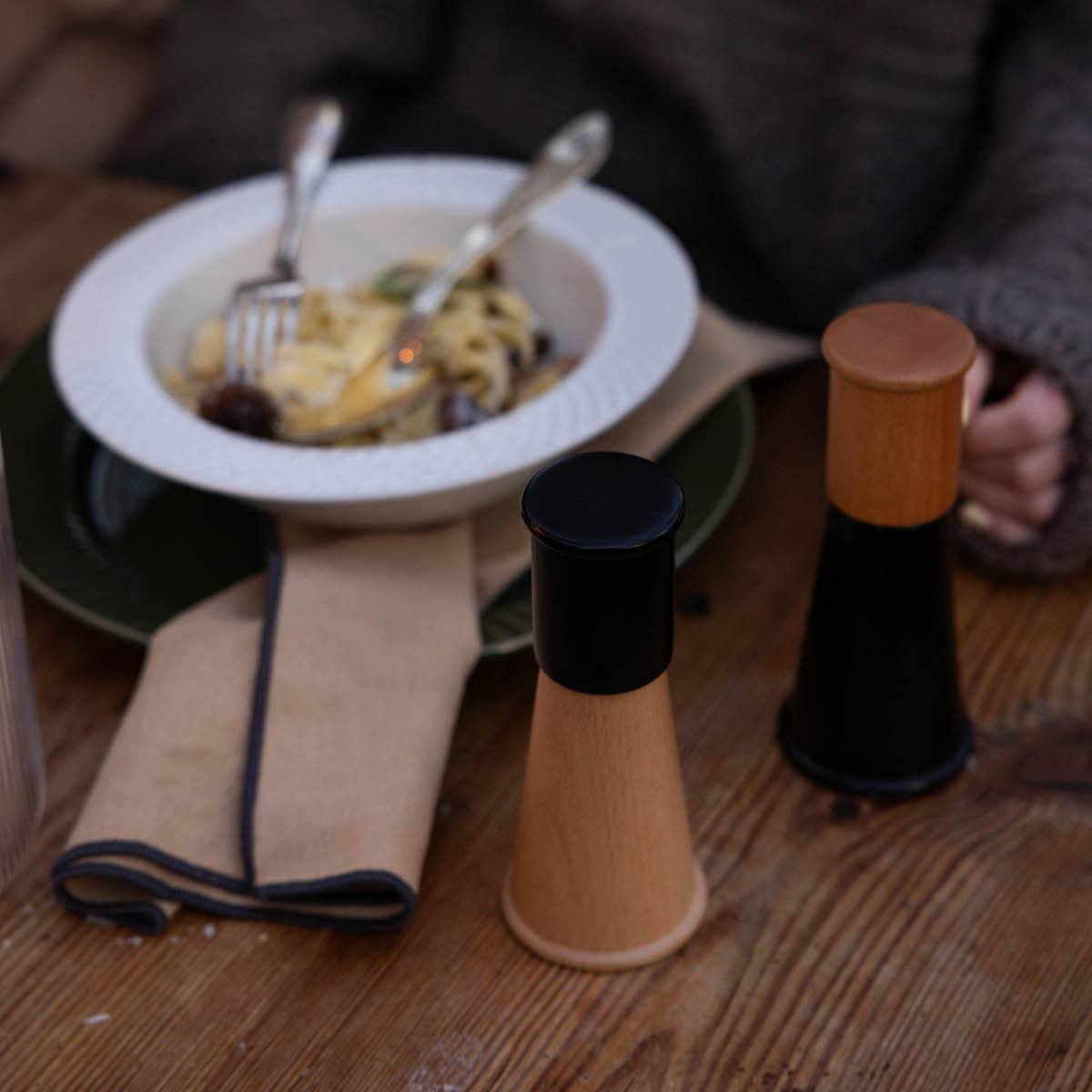 Sagaform Gurken salt- och pepparkvarn 15 cm 2-pack svart/brun