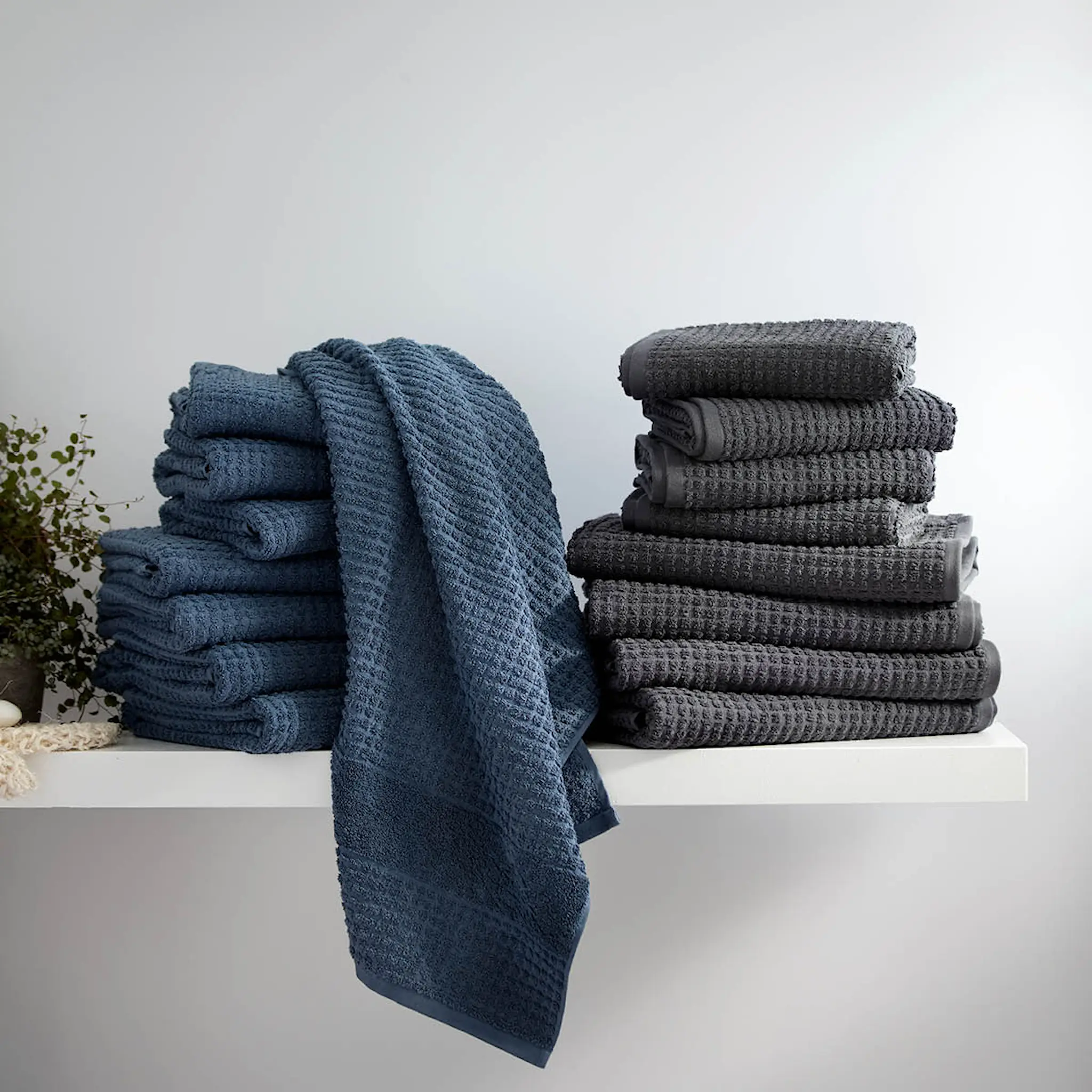 Juna Check håndkle 50x100 cm mørk blå