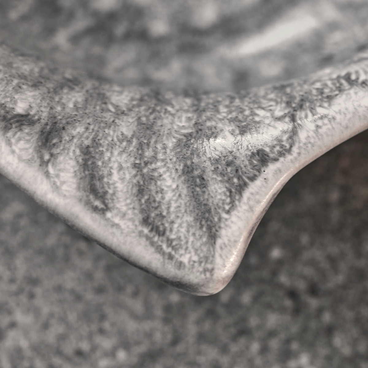 House Doctor Maki serveringsfat 21,5x17,5 cm grå