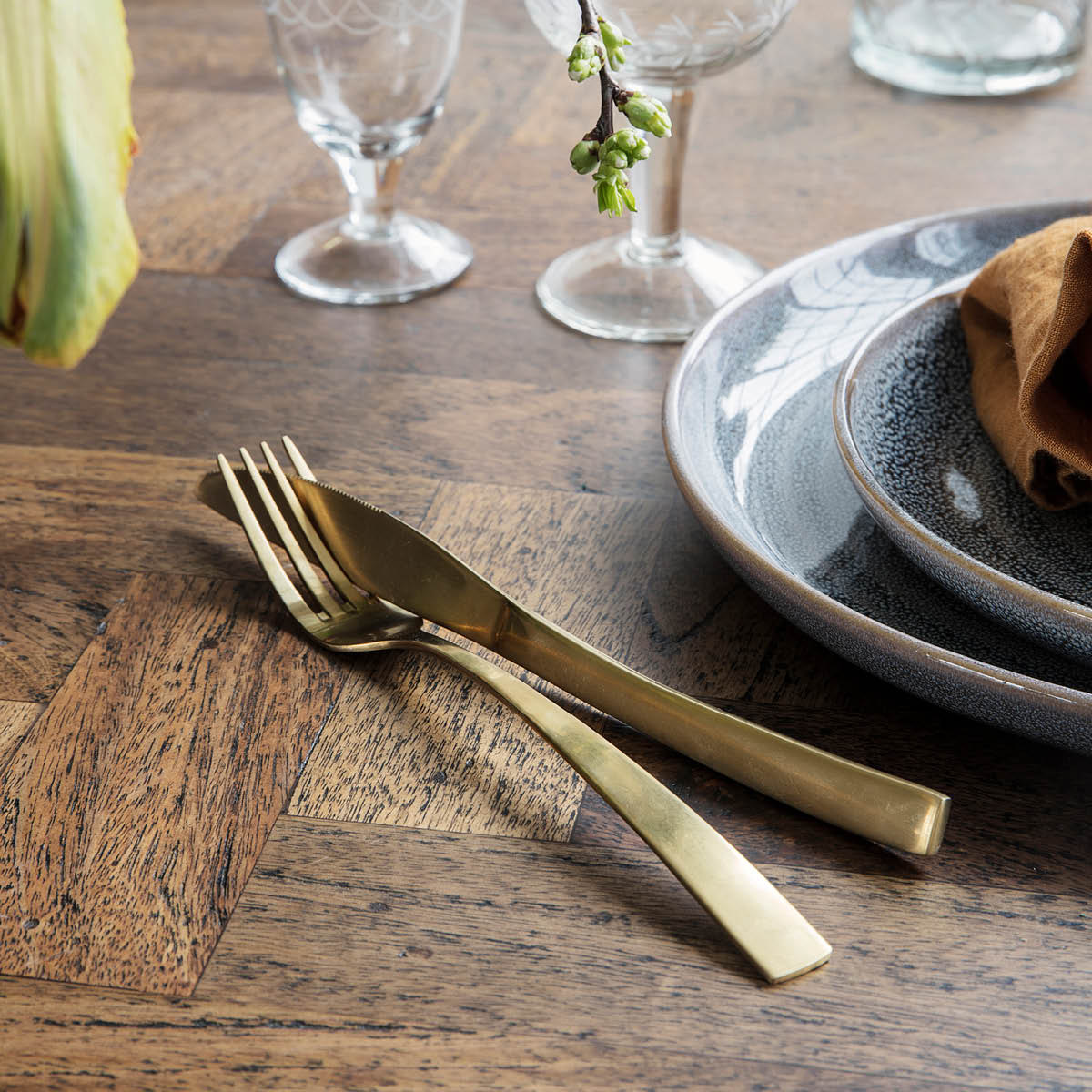 House Doctor Golden bestickset 16 delar guld