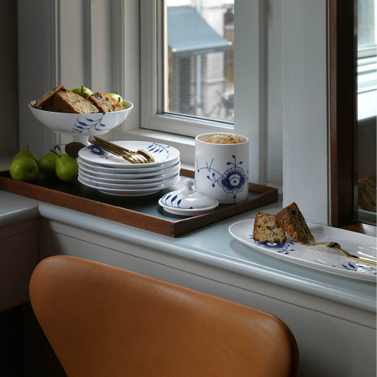 Royal Copenhagen Blue Fluted Mega Fat på fot 15 cm 80 cl