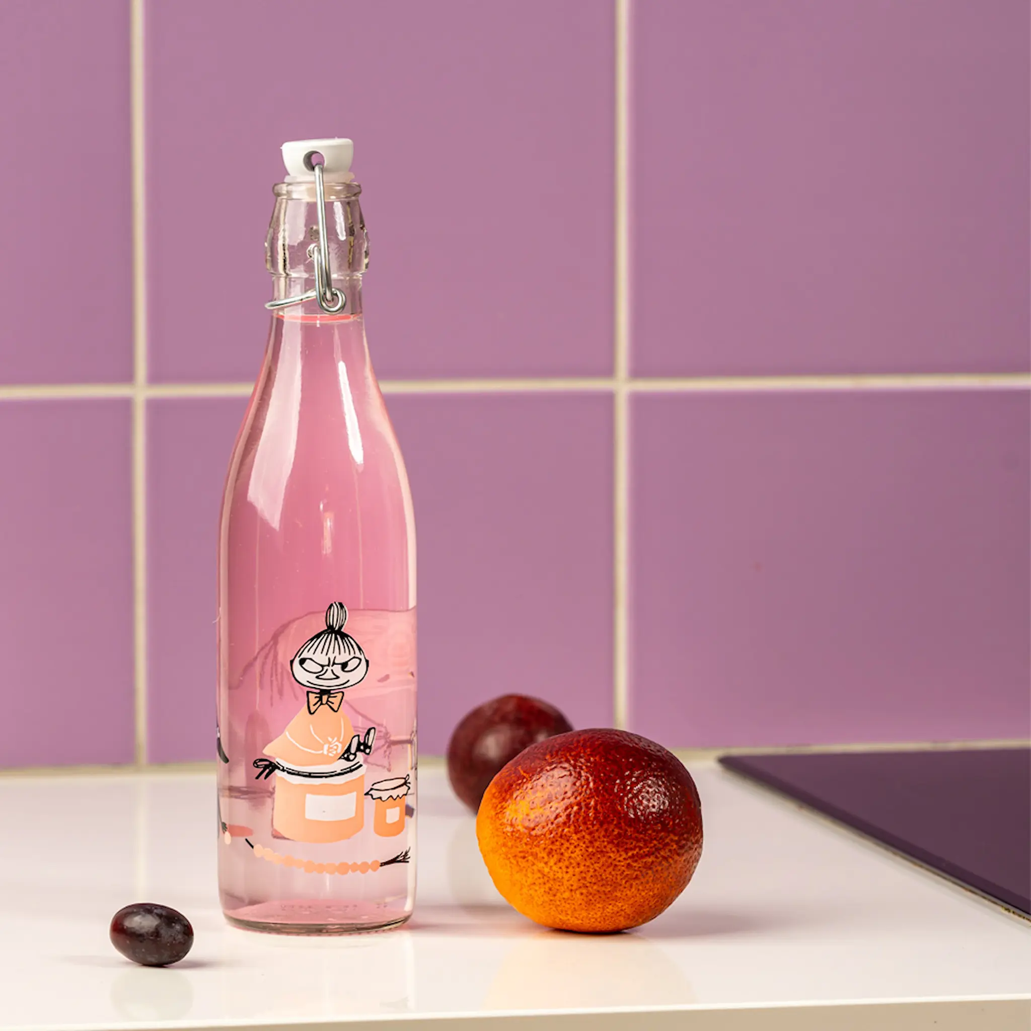 Muurla Mumin Glasflaska Marmalade 0,5 L Klar/Rosa