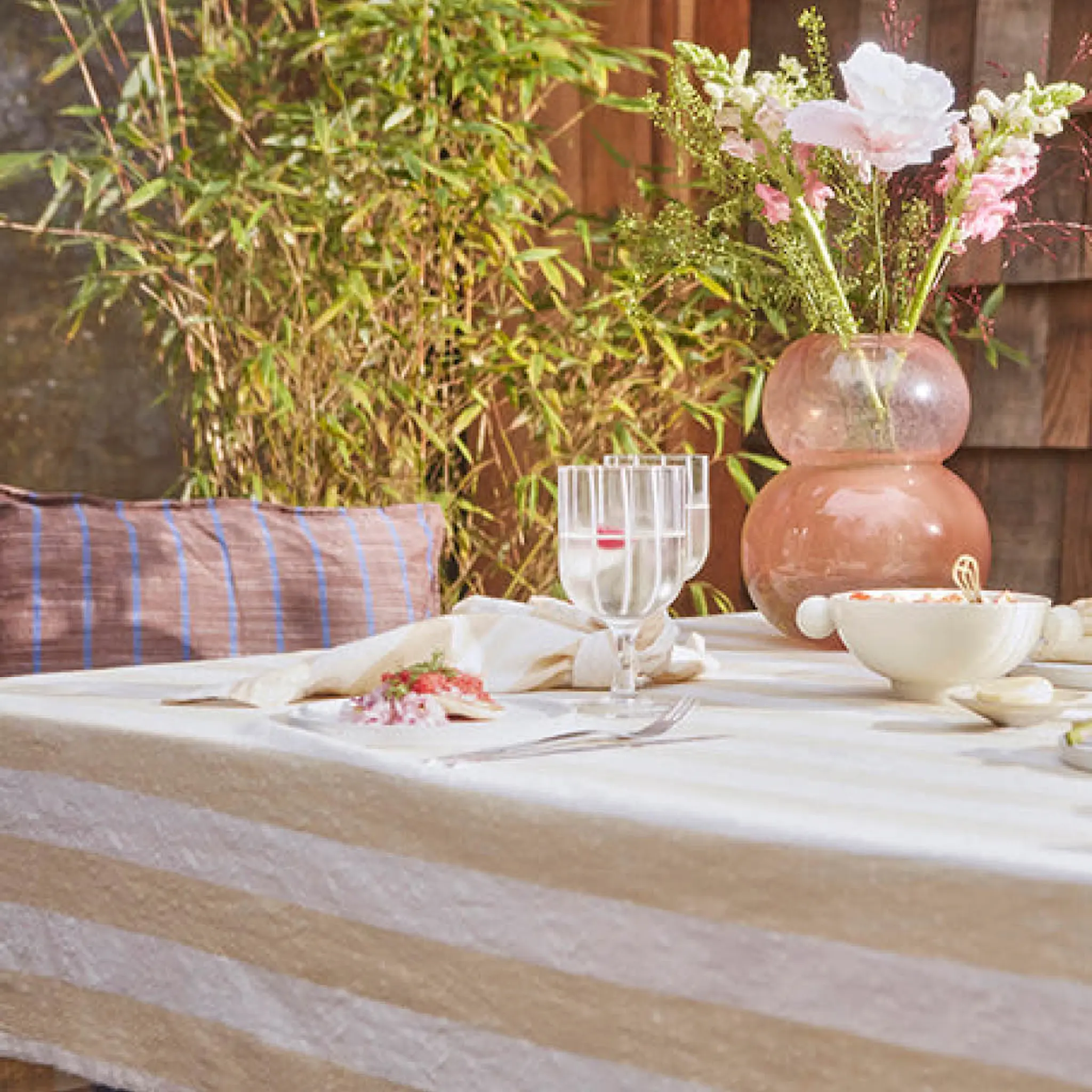 OYOY Randig Pöytäliina 260x140 cm Vanilla