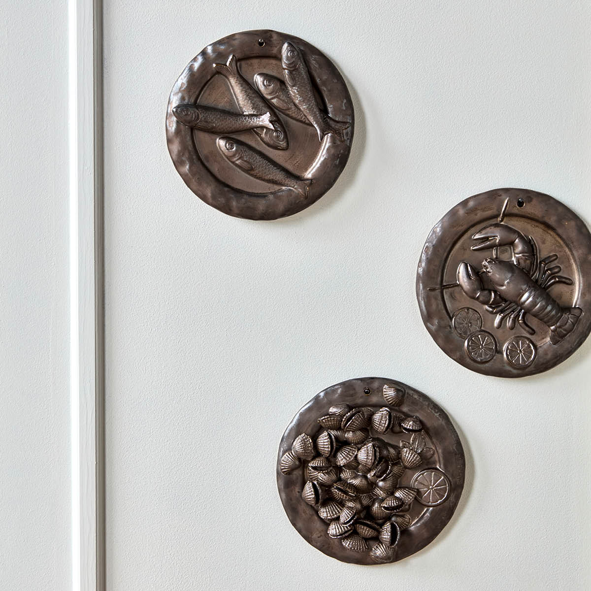 House Doctor Plate väggkonst 20 cm 3 delar brun