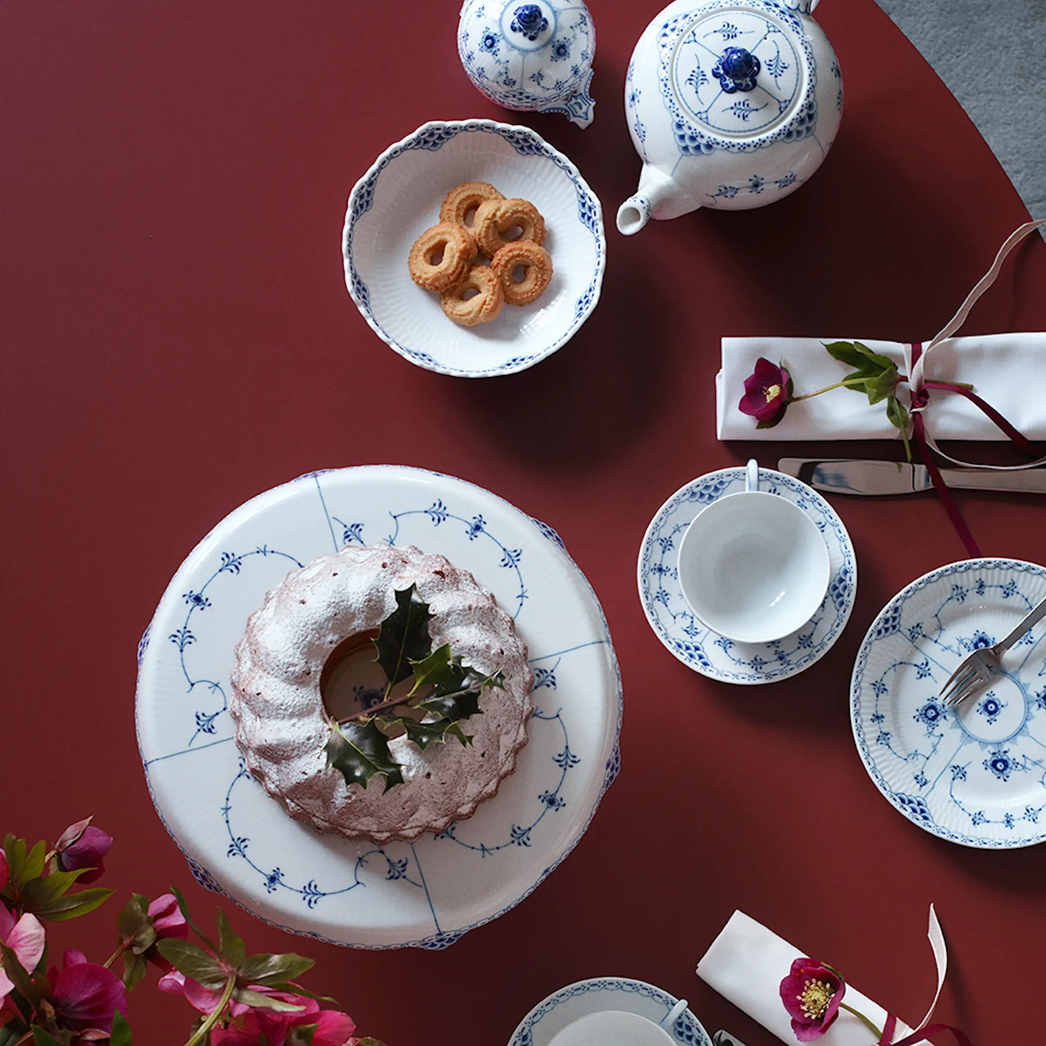 Royal Copenhagen Princess Skål på fot 17 cm
