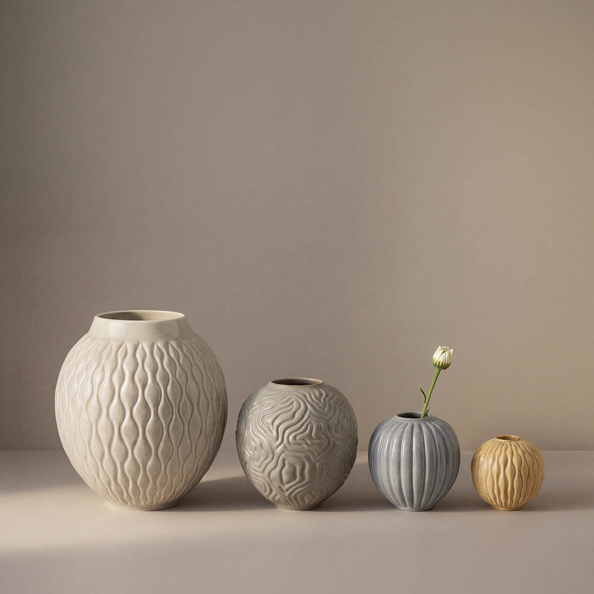 Knabstrup Keramik Solum vas 8,5 cm ochre