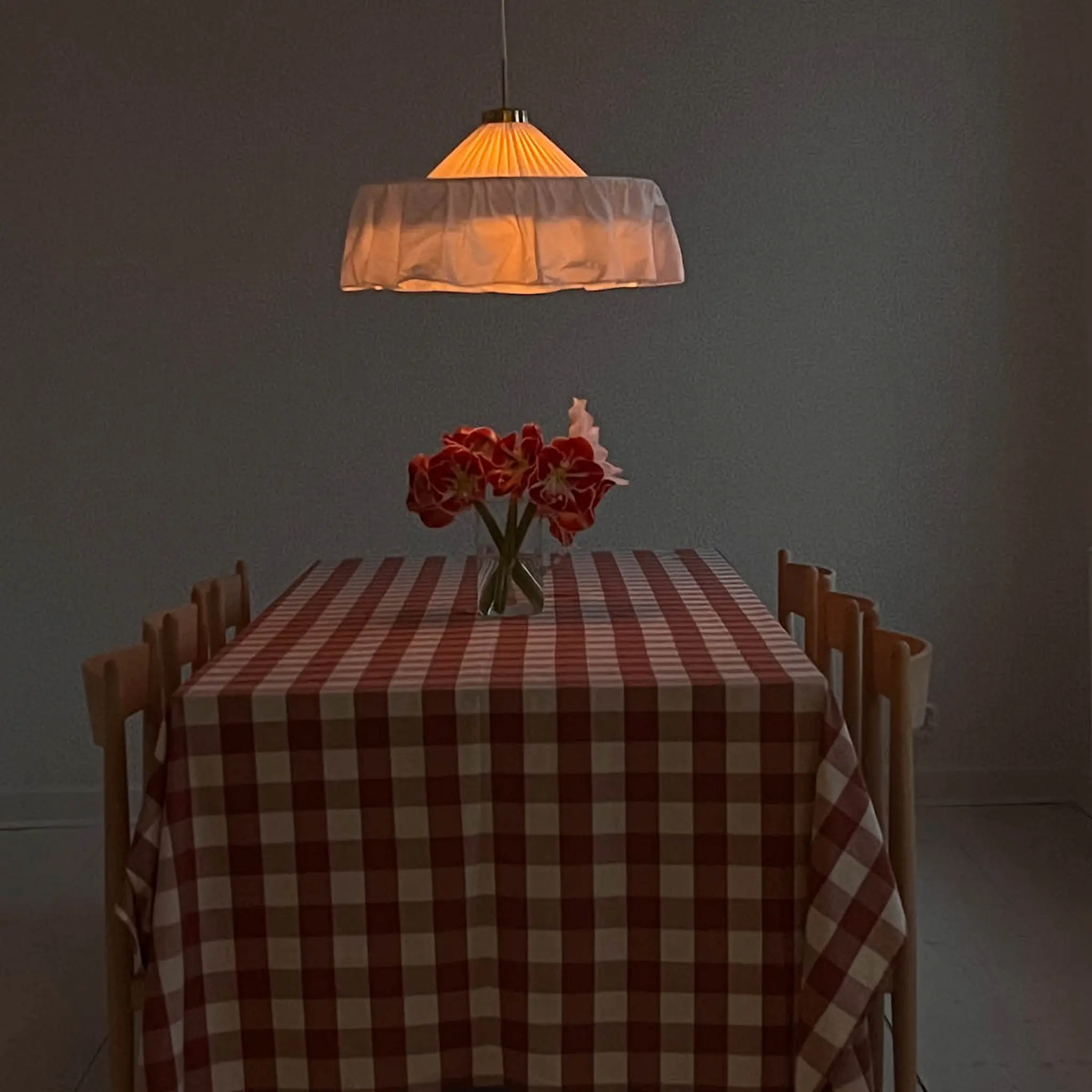 Midnatt Bertel bordsduk 250x145 cm terracotta/aprikos