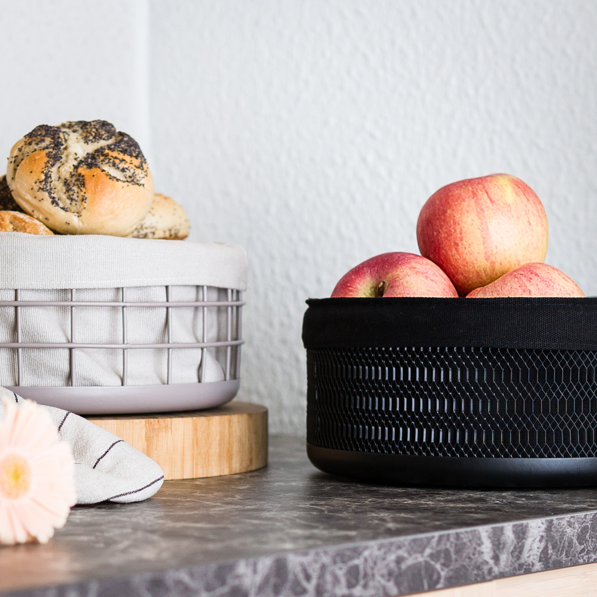 Modern House Lundi brødkurv 23 cm netting svart