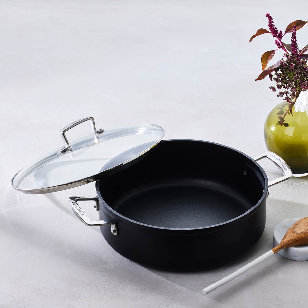 Le Creuset Toughened Non-Stick sauteusegryte m/glasslokk 5,4L 28 cm