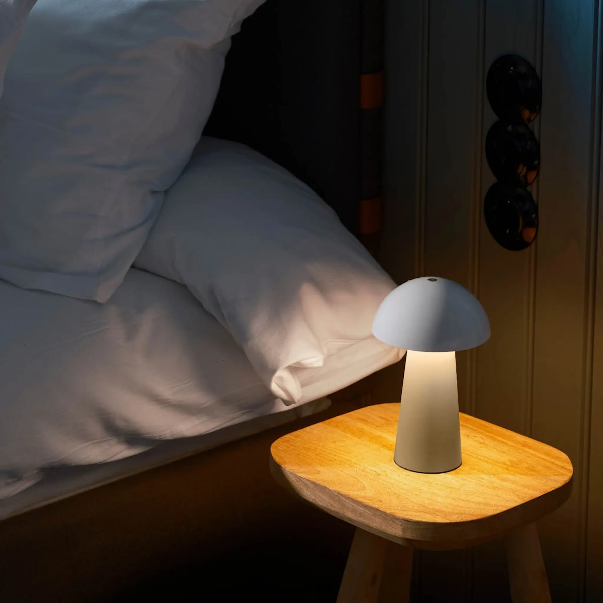 Kreafunk Bello portabel bordslampa LED 19,6 cm ivory sand