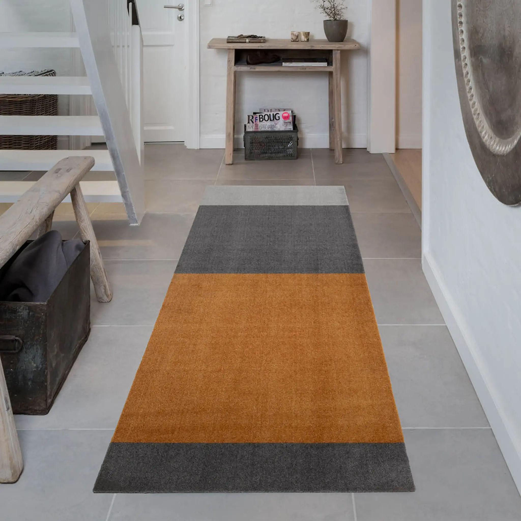 Tica Copenhagen Stripes Horizontally golvmatta 200x90 cm dijon/grå