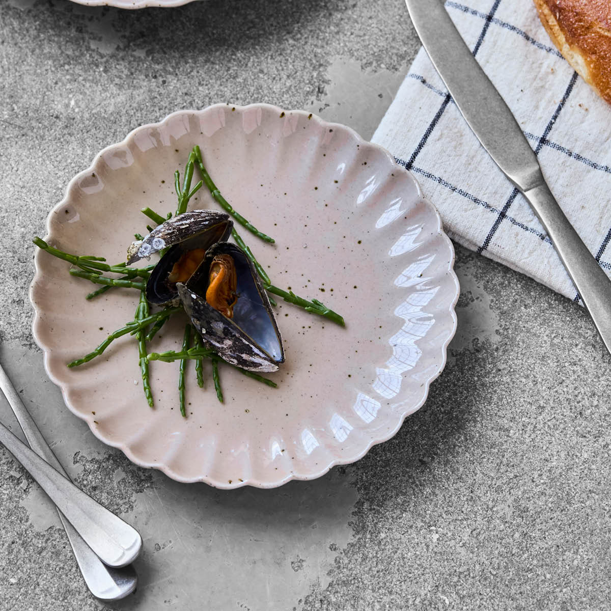 House Doctor Scallop tallrik 20 cm rosa