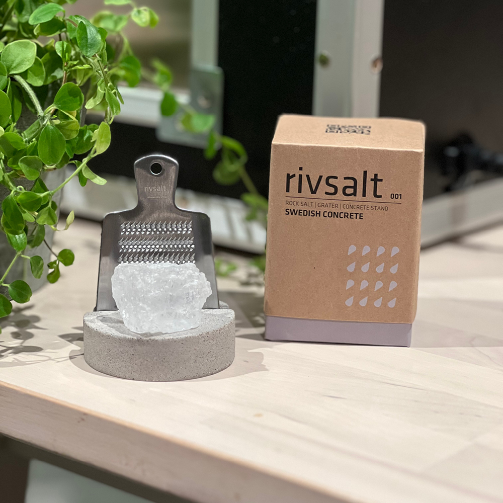 Rivsalt Rivsalt 001 med stativ i svensk betong