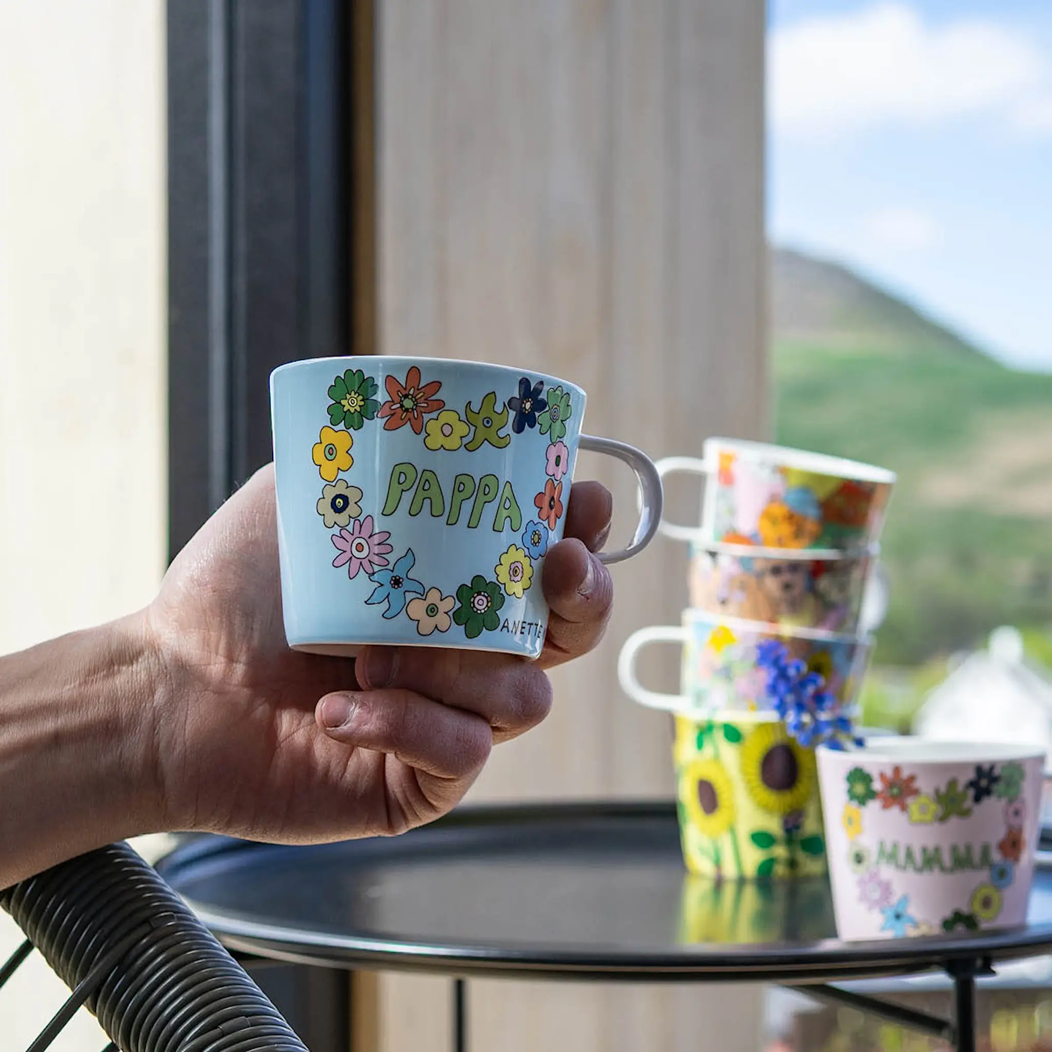 Modern House Anette Moi krus 27 cl pappa blå