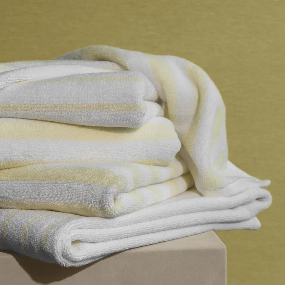 Blomus Arto gästhandduk 50x30 cm 2-pack vit/gul bredrandig