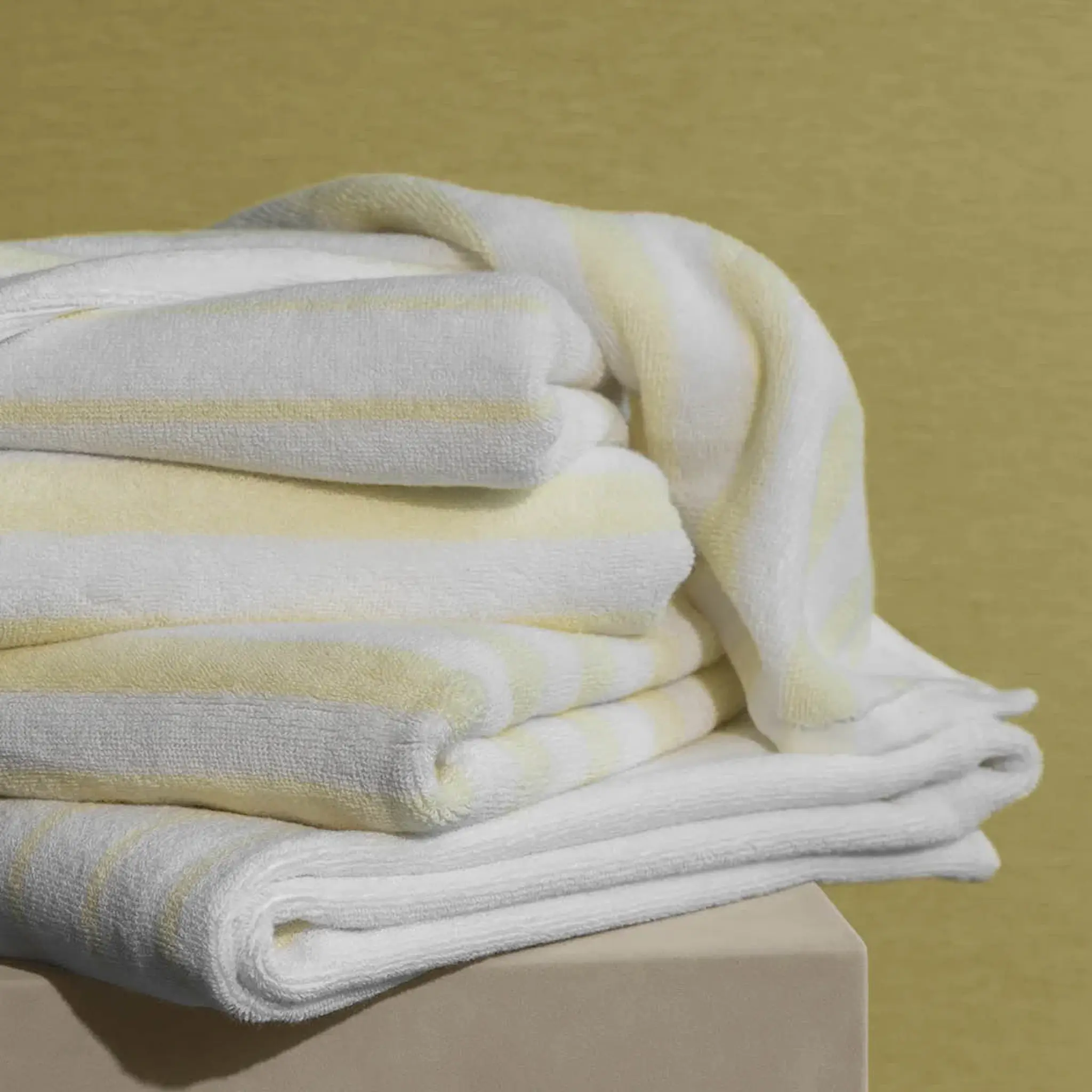 Blomus Arto gästhandduk 50x30 cm 2-pack vit/gul bredrandig