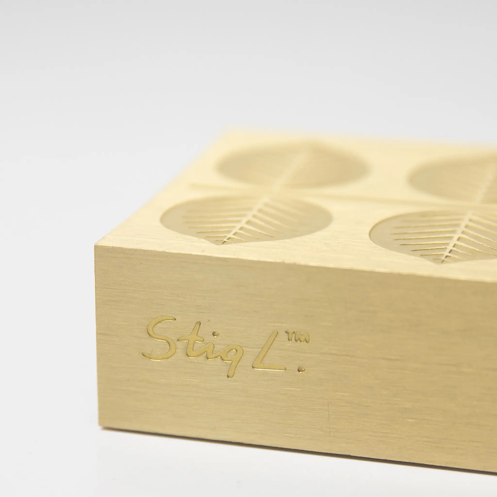 Pluto Berså Tulitikkukotelo 6,8x12x2,6 cm Messinki