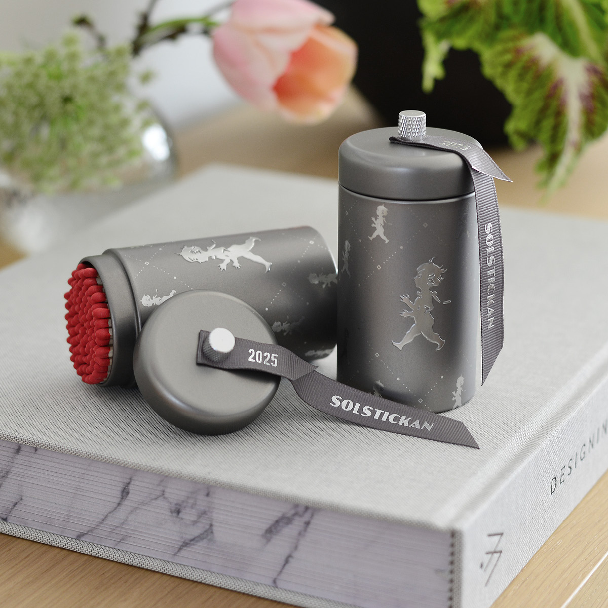 SOLSTICKAN Tulitikkupurkki 2025 10 cm 100 kpl Hopea