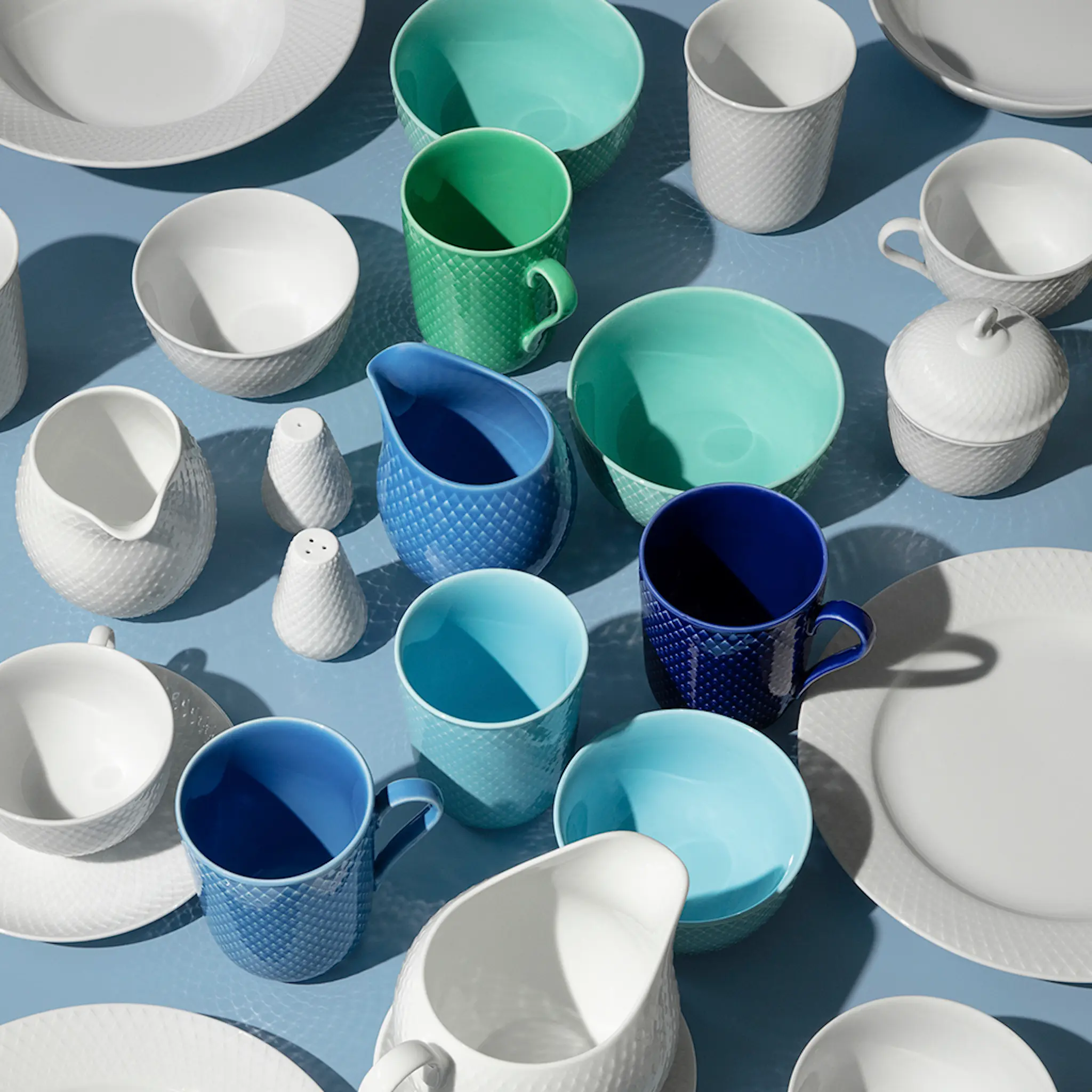 Lyngby Porcelæn Rhombe Color Muki korvalla 33 cl Sininen