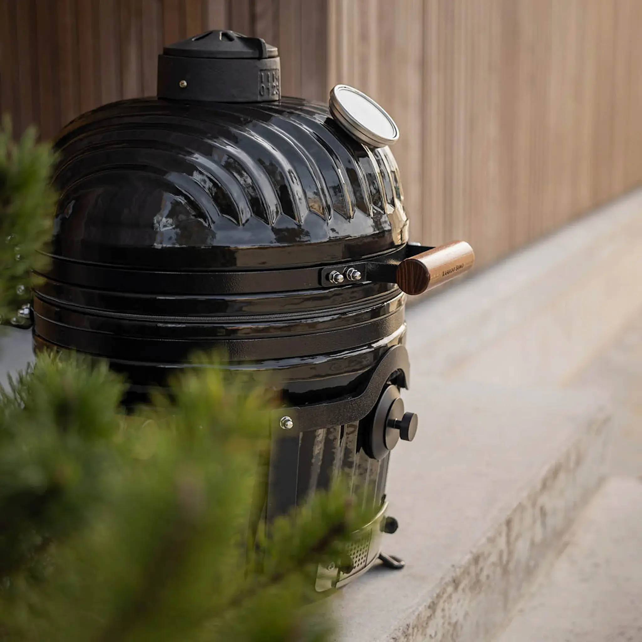 Kamado SUMO Kamado Grill Icon Junior hiiligrilli musta