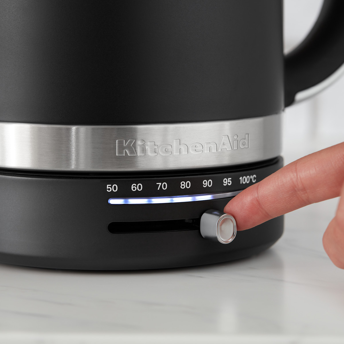 KitchenAid Vannkoker med termostat 5KEK1701EBM 1,7L matt svart