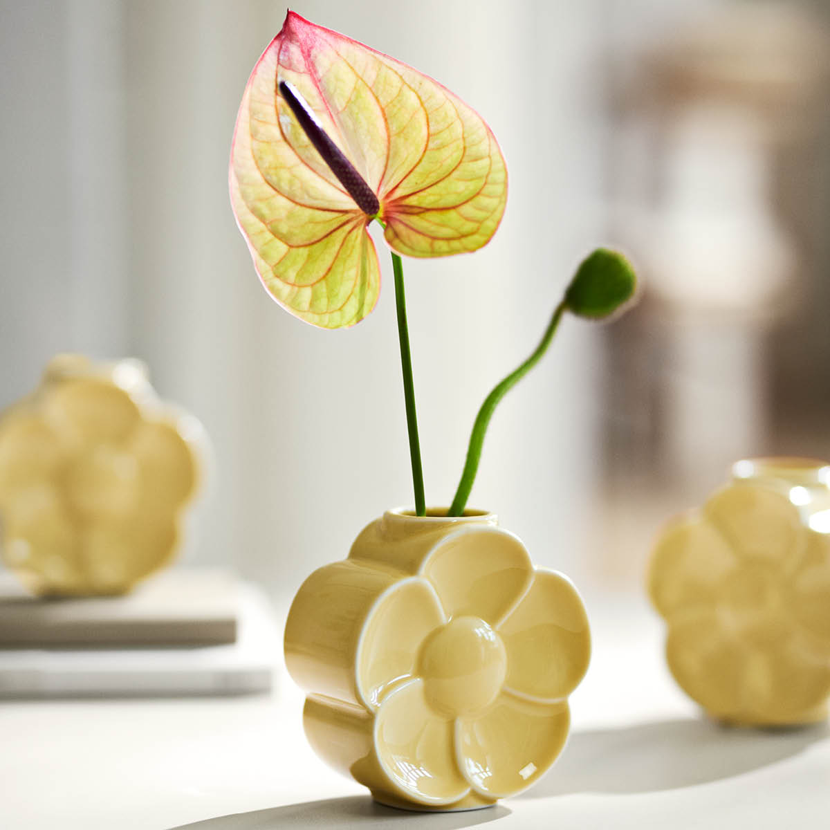 Lyngby Porcelæn Flower vas smörblomma 11,5 cm sand