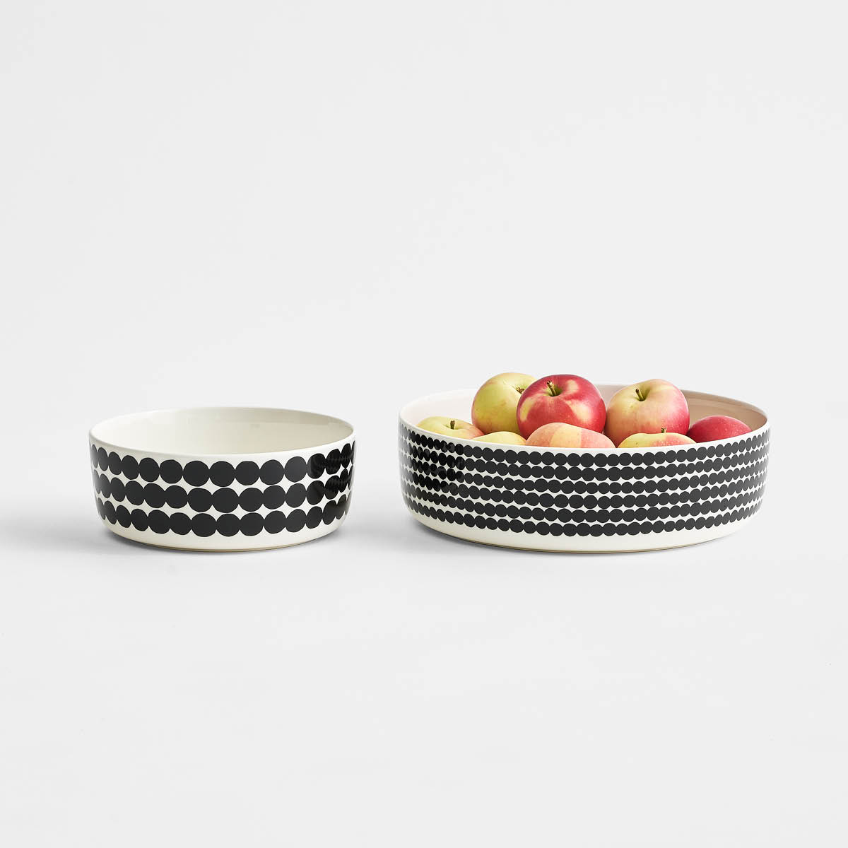 Marimekko Oiva Siirtolapuutarha skål 40 cl svart/hvit