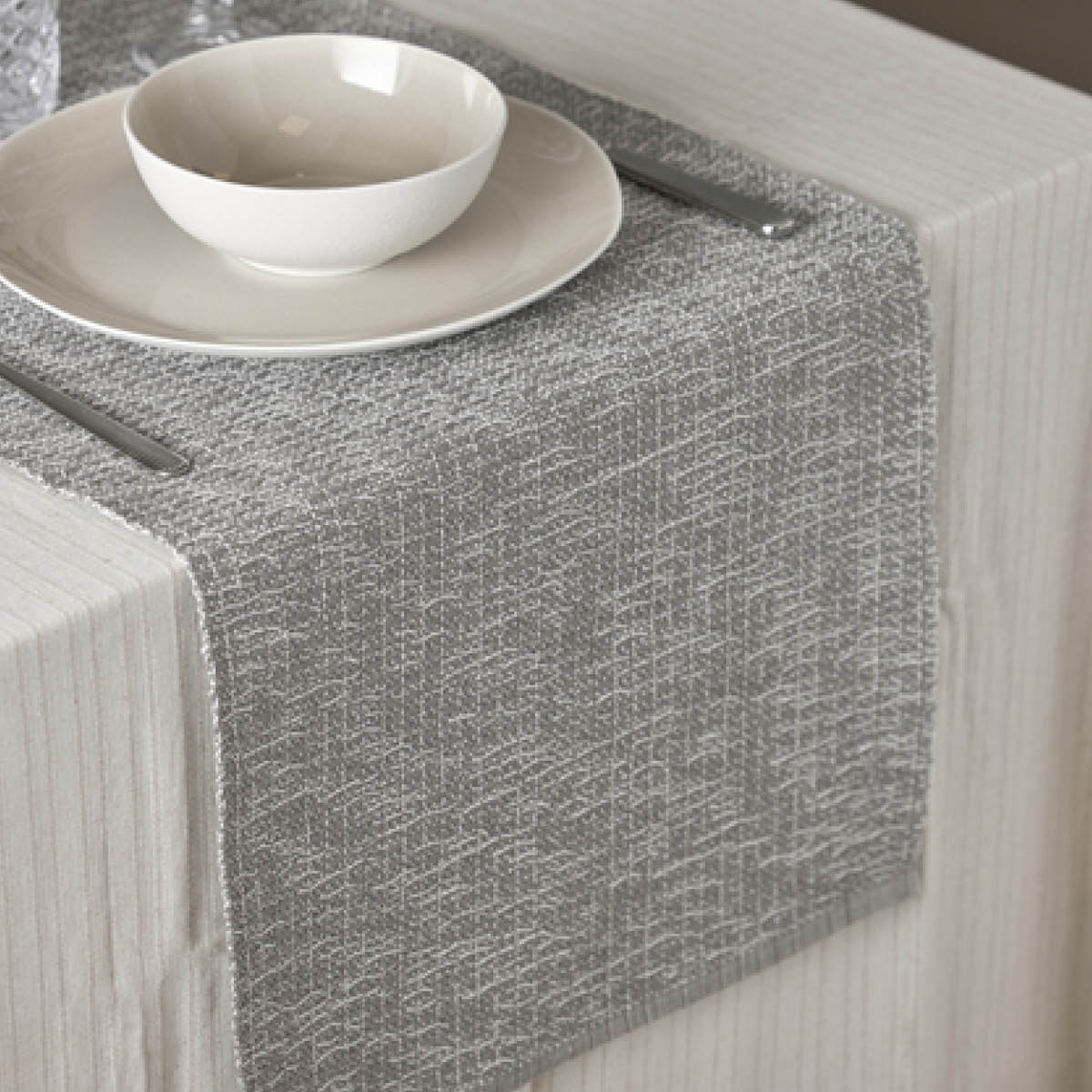 Holmen Sara løper 40x140 cm lys grå