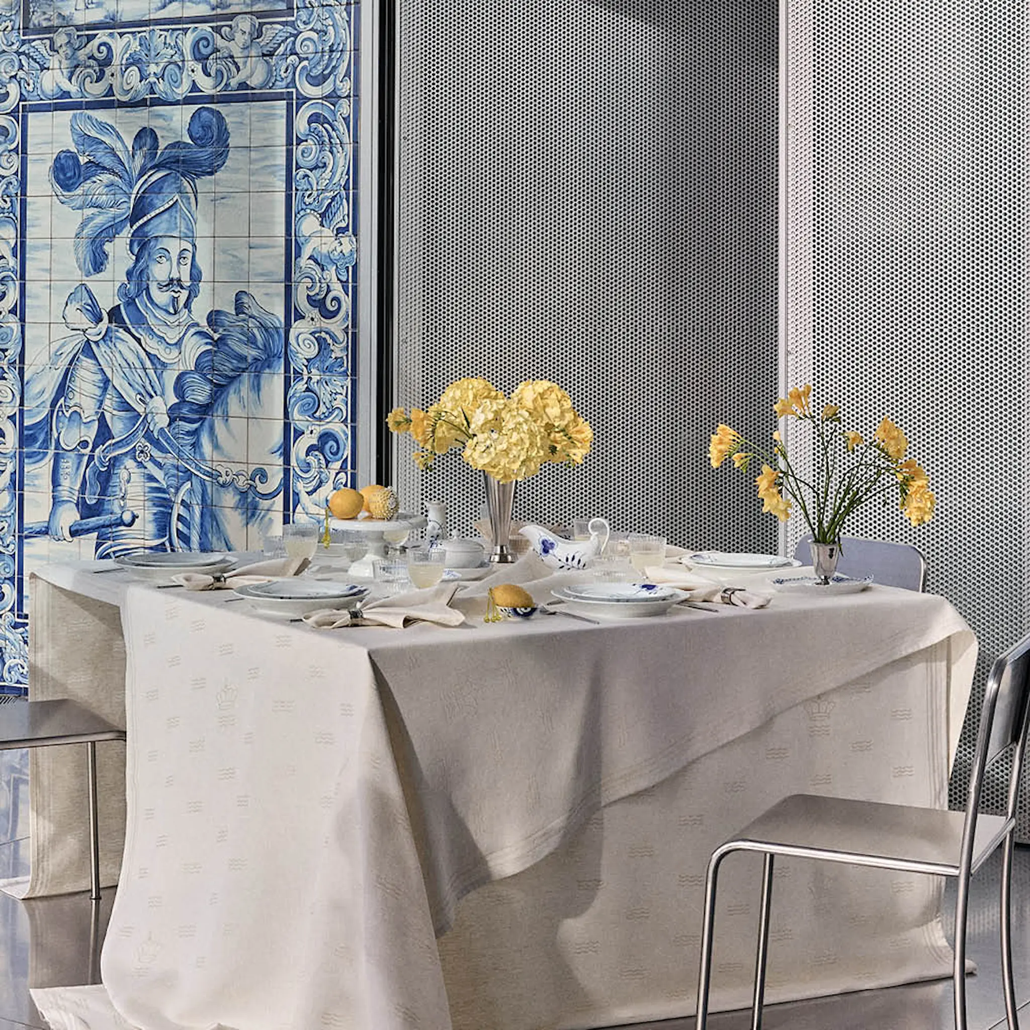 Royal Copenhagen Waves duk 144x270 cm vit