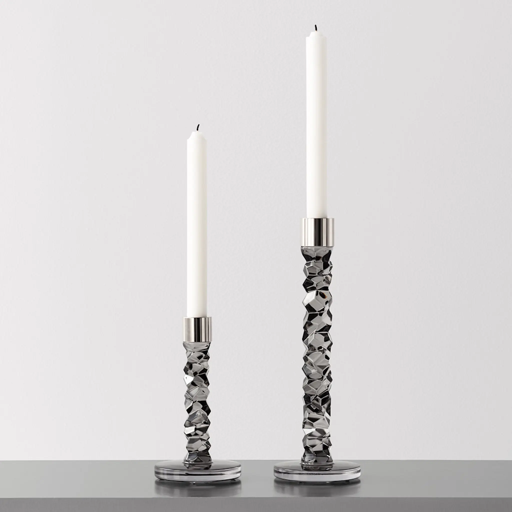 Orrefors Carat Kynttilänjalka H 29,7 cm Antrasiitti