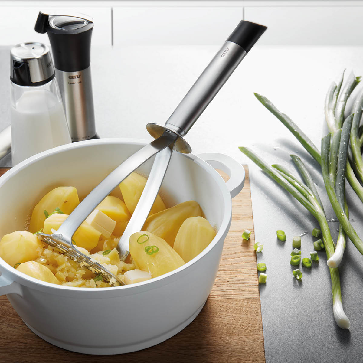 Gefu Primeline potetmoser 28,8 cm stål/svart