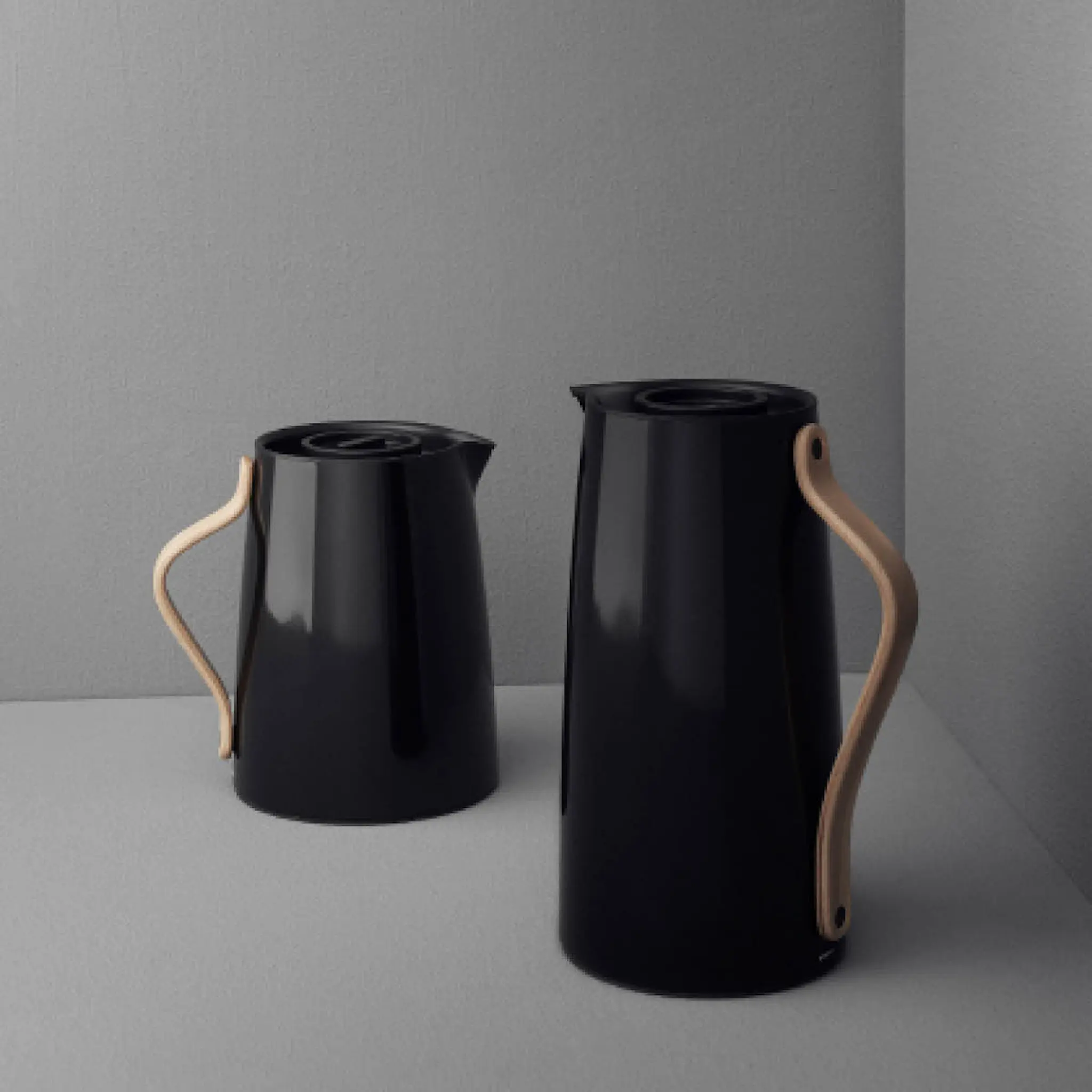 Stelton Danish Modern Emma Termoskannu 1 L Musta