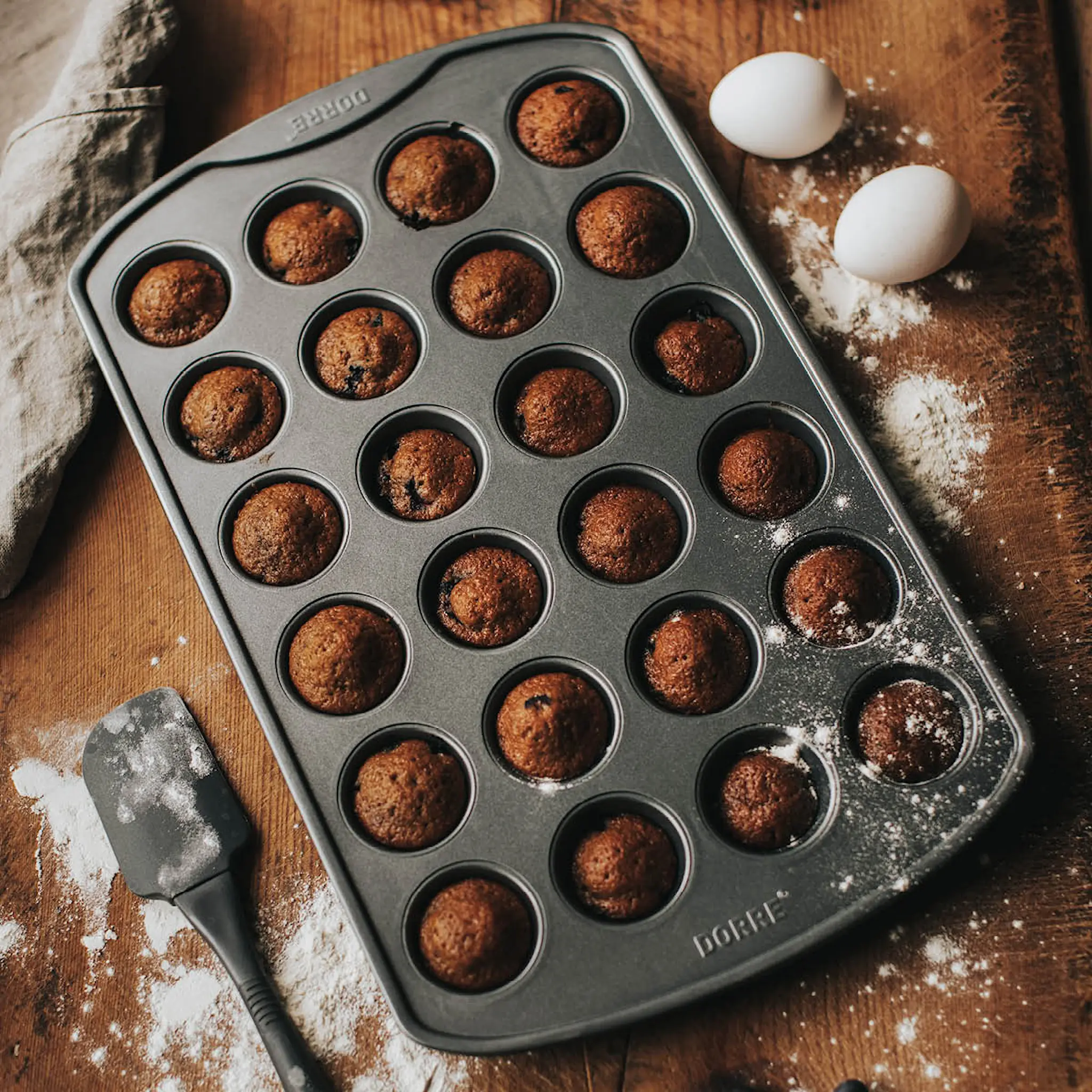 Dorre Karabo muffinsform för 24 minimuffins kolstål
