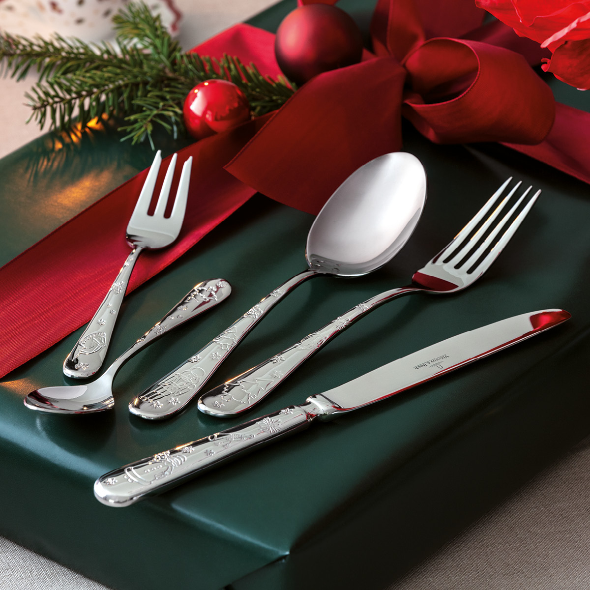 Villeroy & Boch Toy's Delight bestickset med julmotiv 30 delar stål