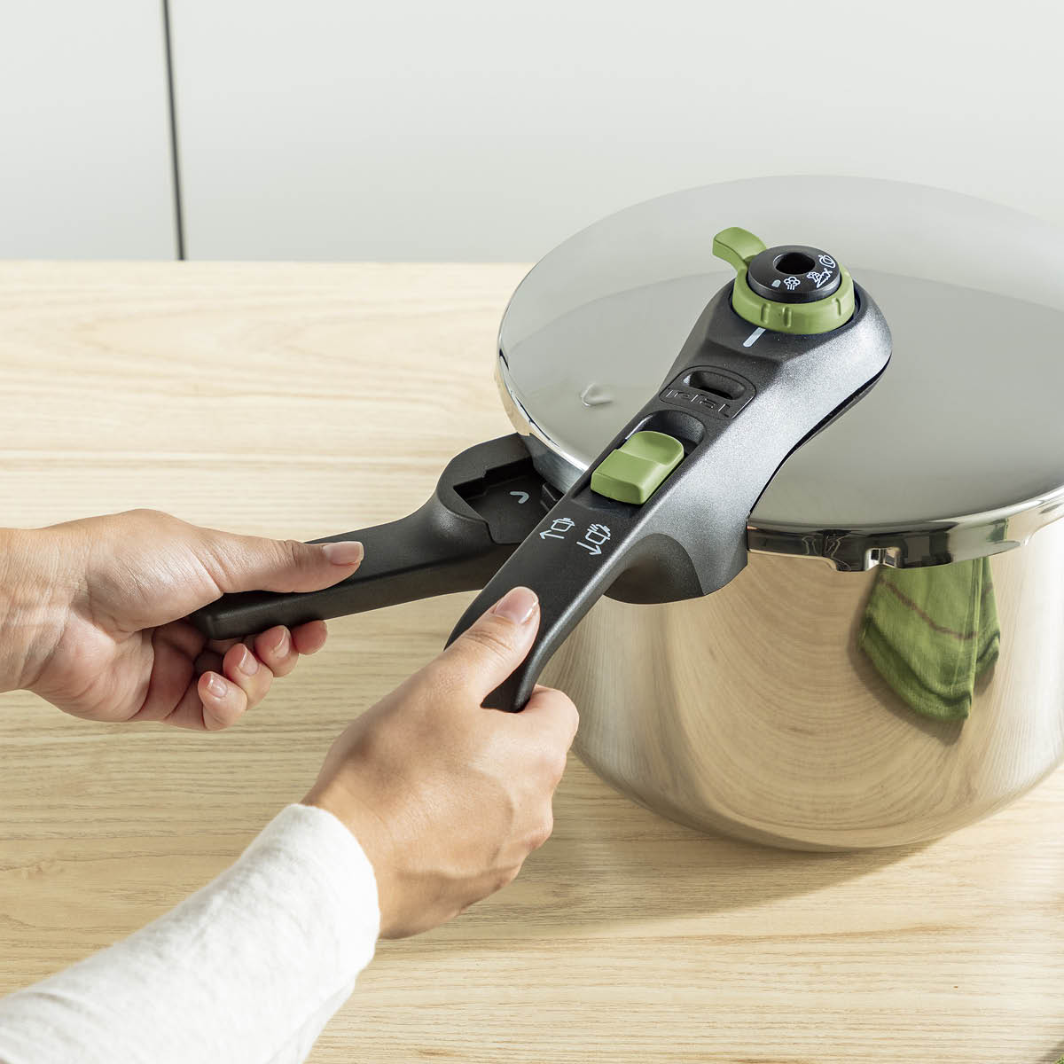 Tefal Secure Trendy tryckkokare med ångkorg 6 L rostfri