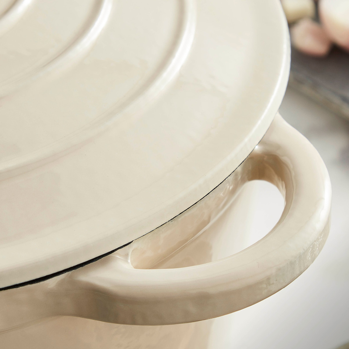 Barbary&Oak Gjutjärnsgryta rund 24 cm 4 L Creme