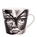 Carolina Gynning Mugg med Öra Golden Butterfly 40 cl Svart/Vit