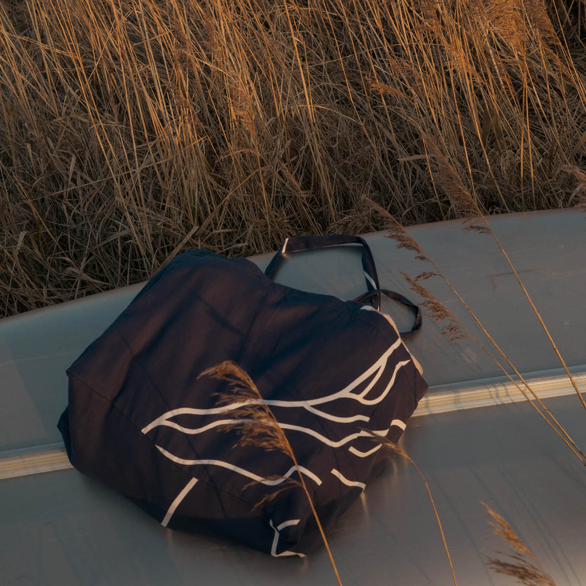 The Organic Company Reconnect tote bag 45x35 mörkblå