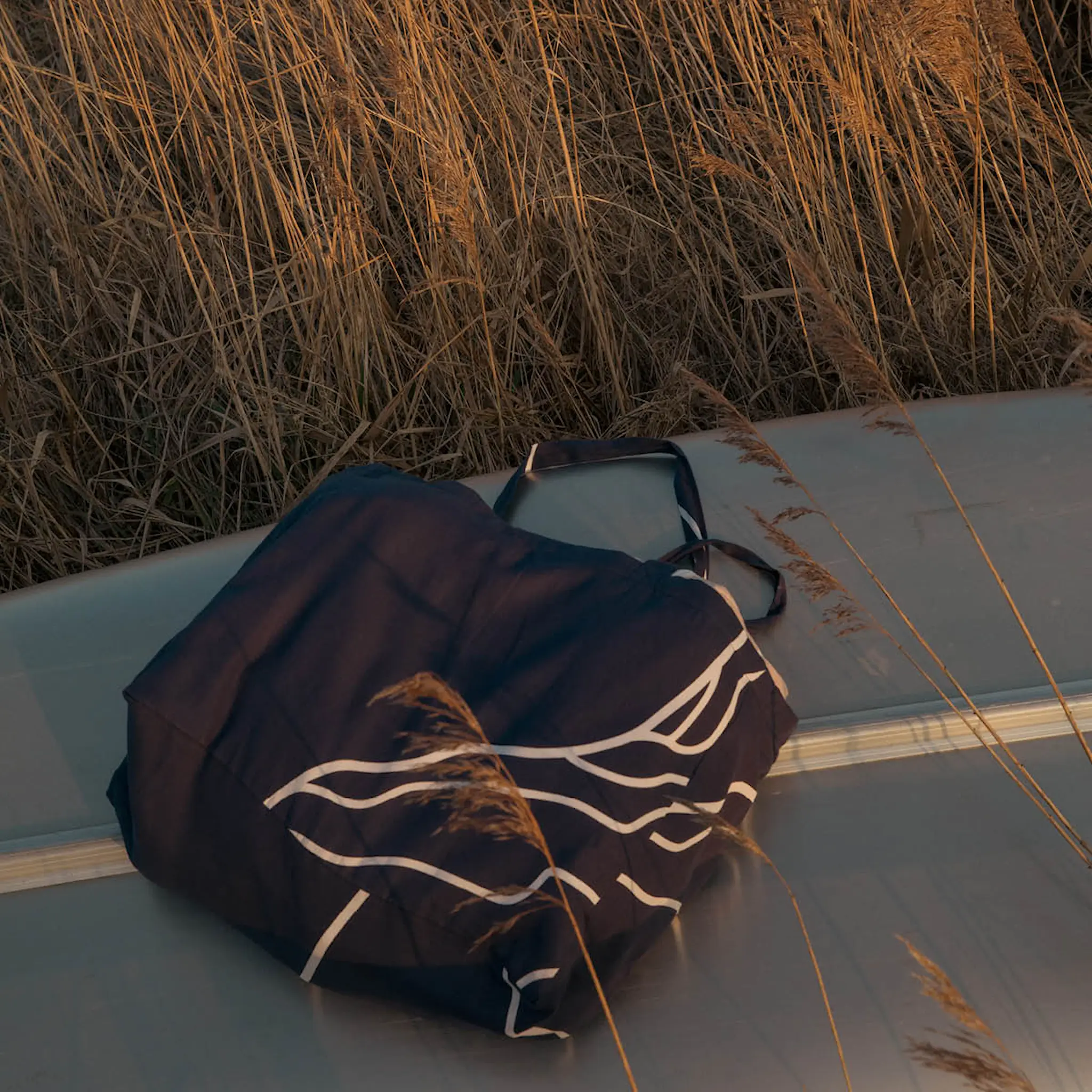 The Organic Company Reconnect tote bag 45x35 mörkblå