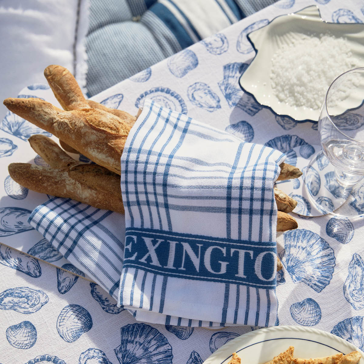 Lexington Duk 150x350 cm bomull skallprintet hvit/blå