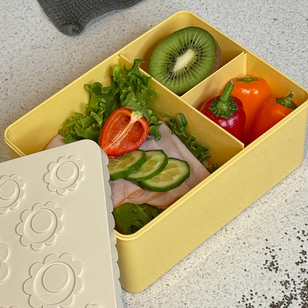 Blafre Blomma matlåda plast tre fack 14x19 cm beige/ljusgul