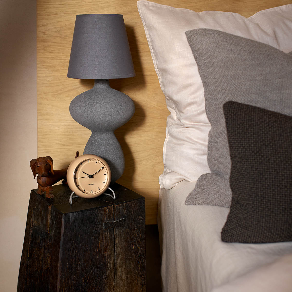 Arne Jacobsen City Hall Pöytäkello 11 cm Hiekka