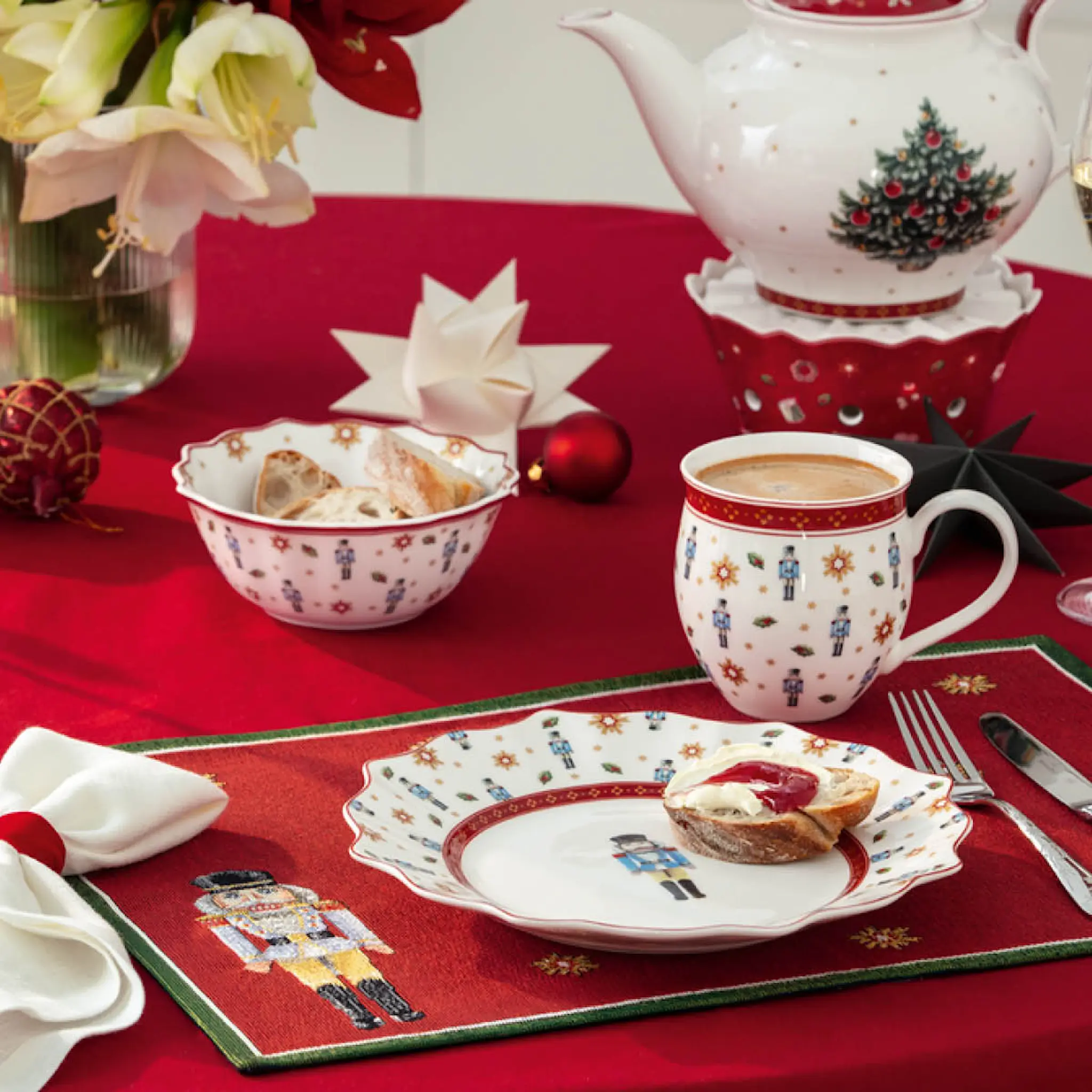Villeroy & Boch Toy's Delight jubileum bordstablett 4-pack 48x32 cm röd/jul