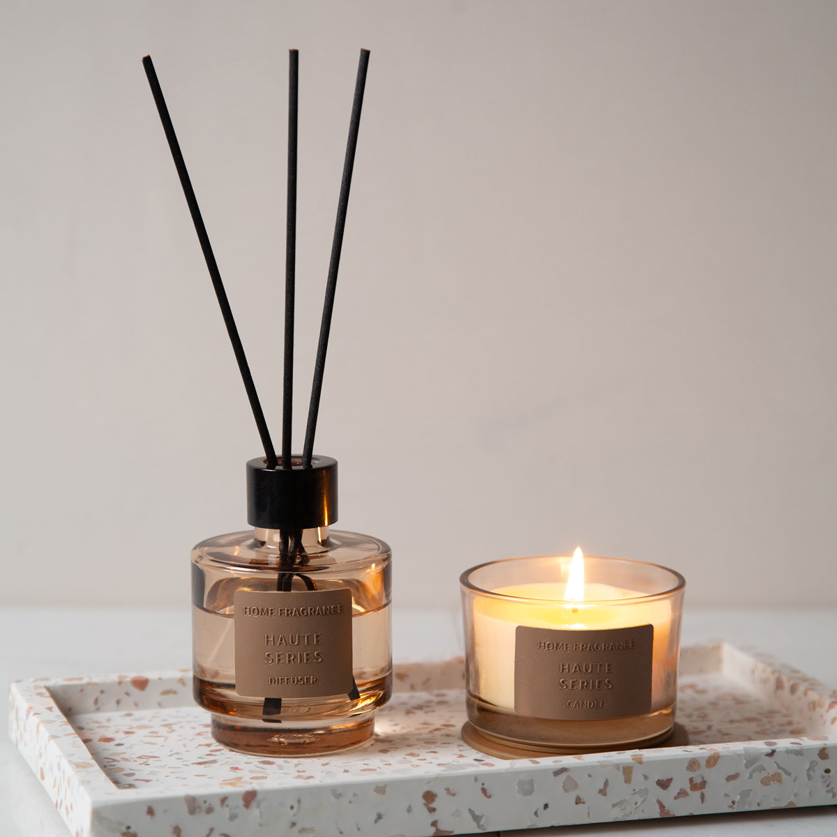 Holmen Bella gavesett White Sandalwood 23x11,5x8 cm brun