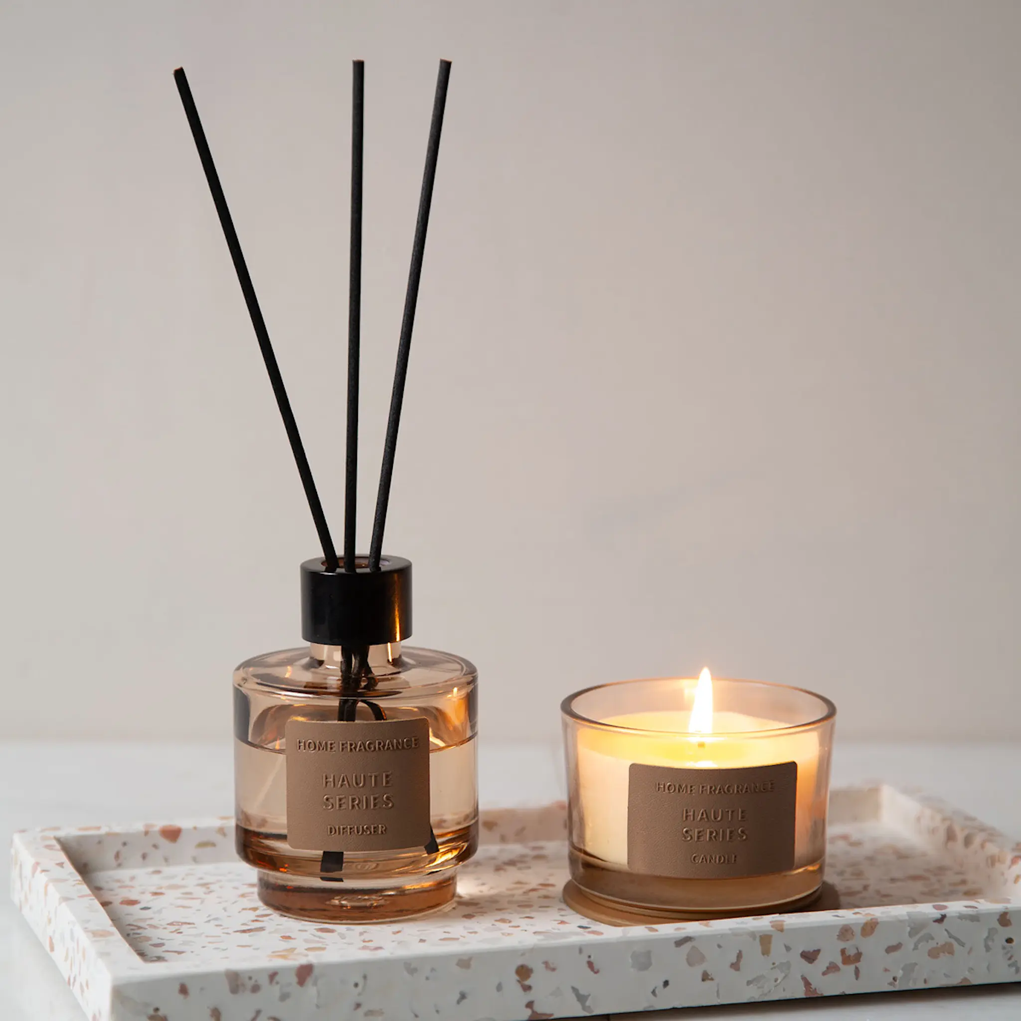 Holmen Bella gavesett White Sandalwood 23x11,5x8 cm brun hover