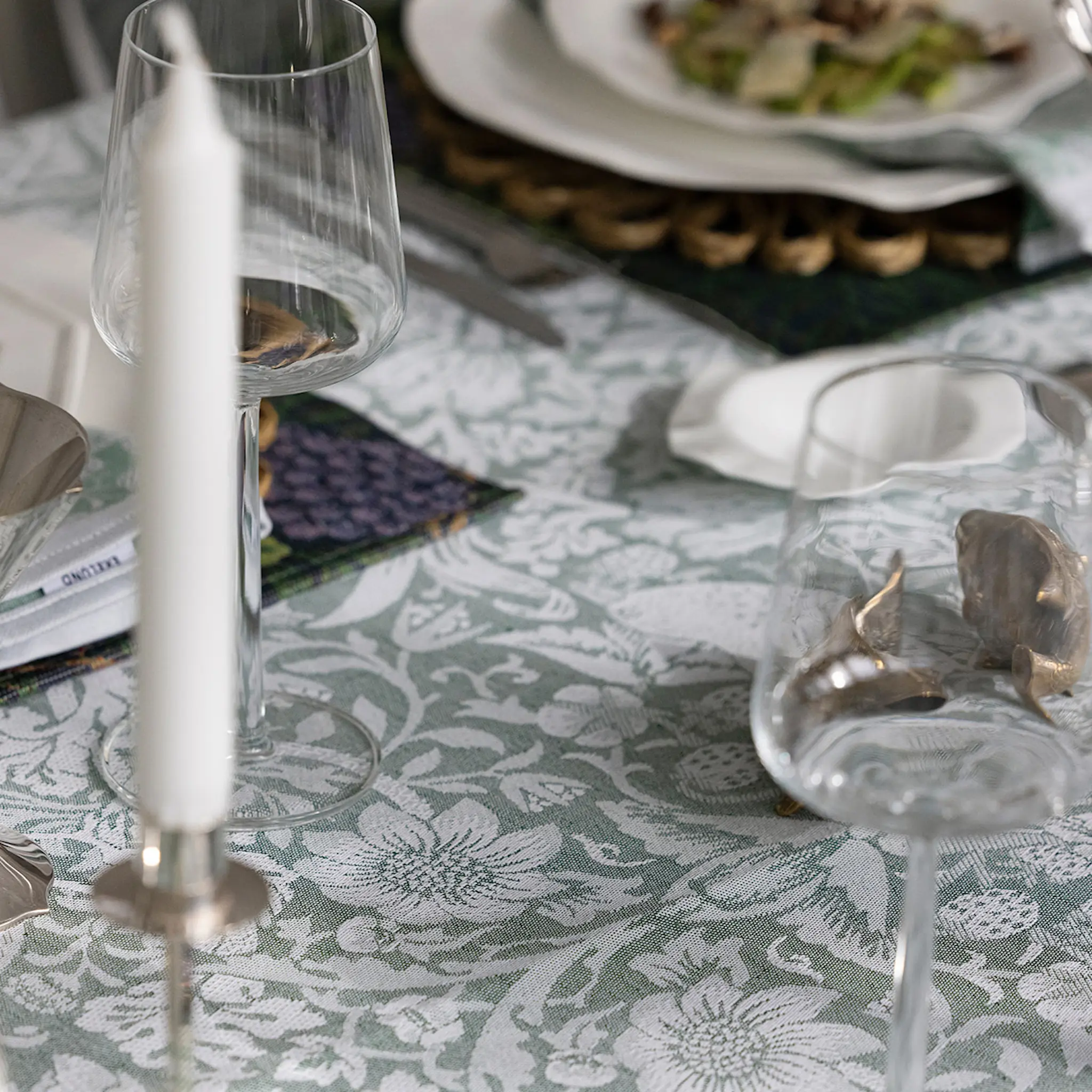 Ekelund Strawberry Thief Pöytäliina 150x250 cm Vihreä