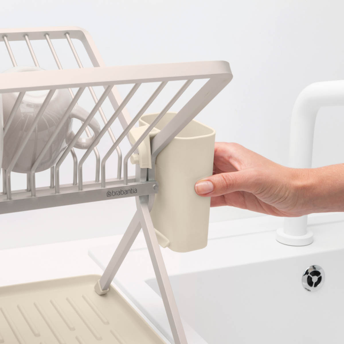 Brabantia SinkSide hopfällbart diskställ 37x33 cm soft beige