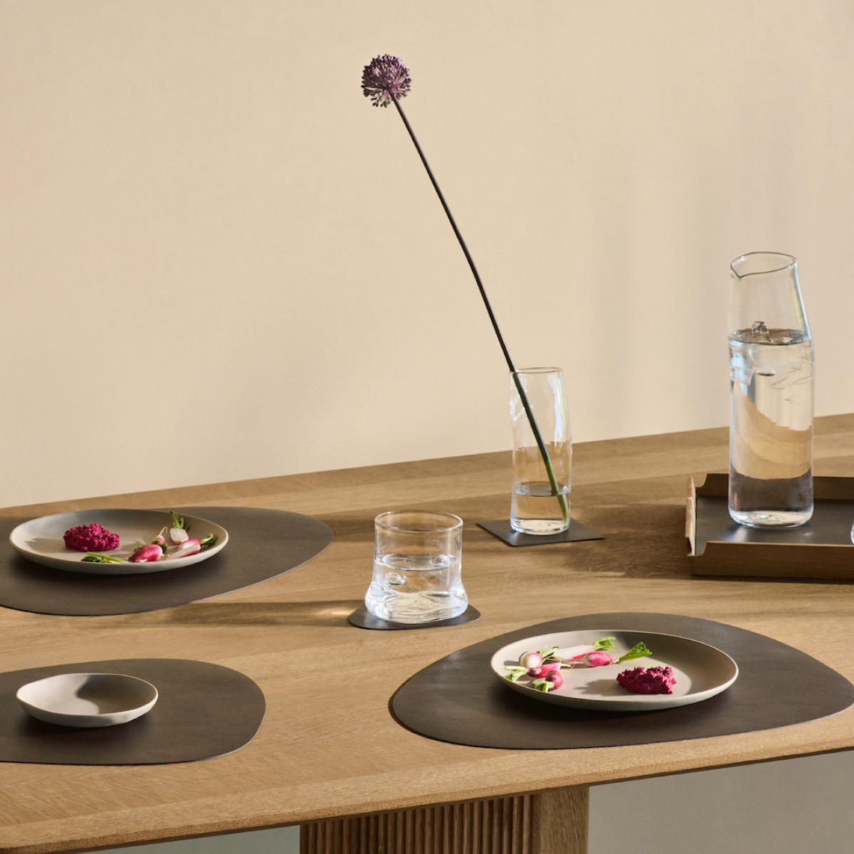 LIND DNA Leather Serene Curve bordbrikke L 37x44 cm hazel