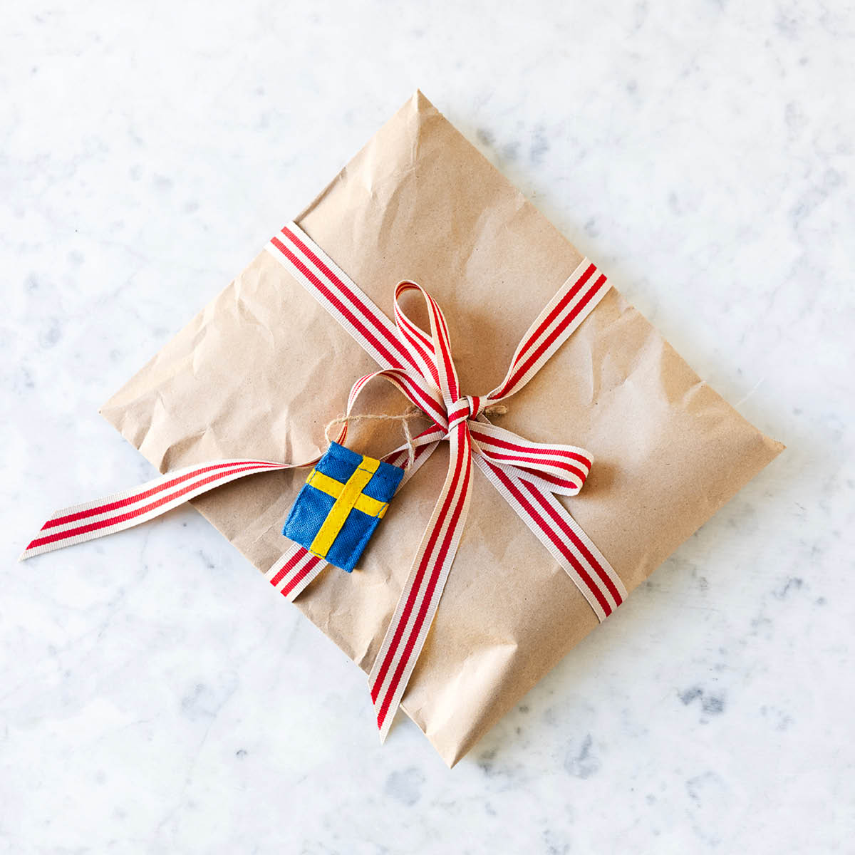 Langkilde & Søn Dekorationsflagga liten 3,3x5,5 cm 5-pack svenska flaggan