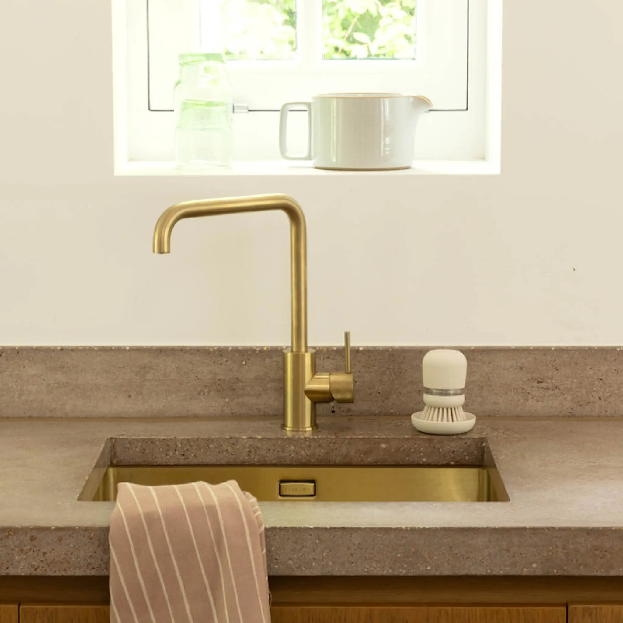 Brabantia SinkSide diskborste med diskmedelsbehållare soft beige